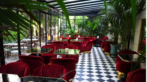 The Mandragore, a haven of peace hidden on Montmartre Hill, proposes a gastronomic French cuisine and amazing brunch.